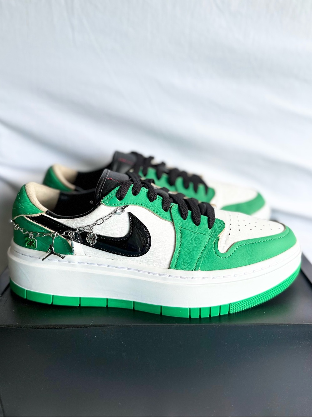 AUTHENTIC LIKE NEW Women’s Jordan 1 Elevate Low SE Lucky Green size 10W / 8.5M